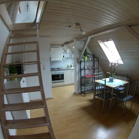 Regina Apartment *