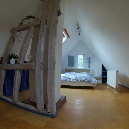 Regina Apartment *